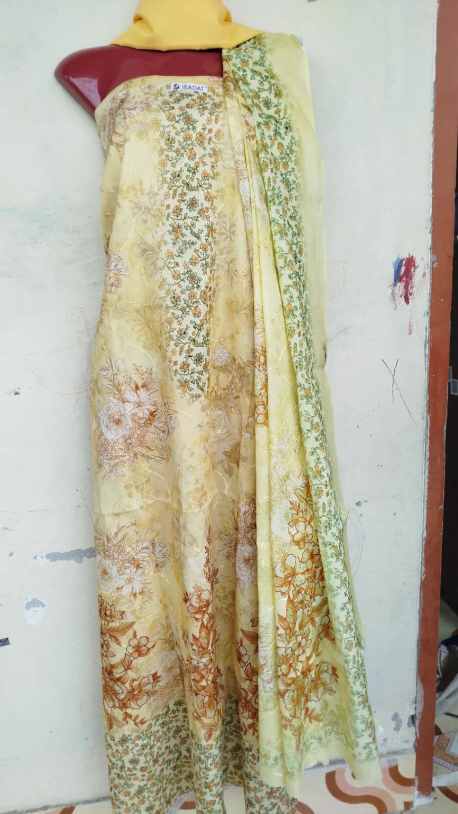 অলওভার ইন্ডিয়ান সিকুয়েন্স থ্রি-পিস 3