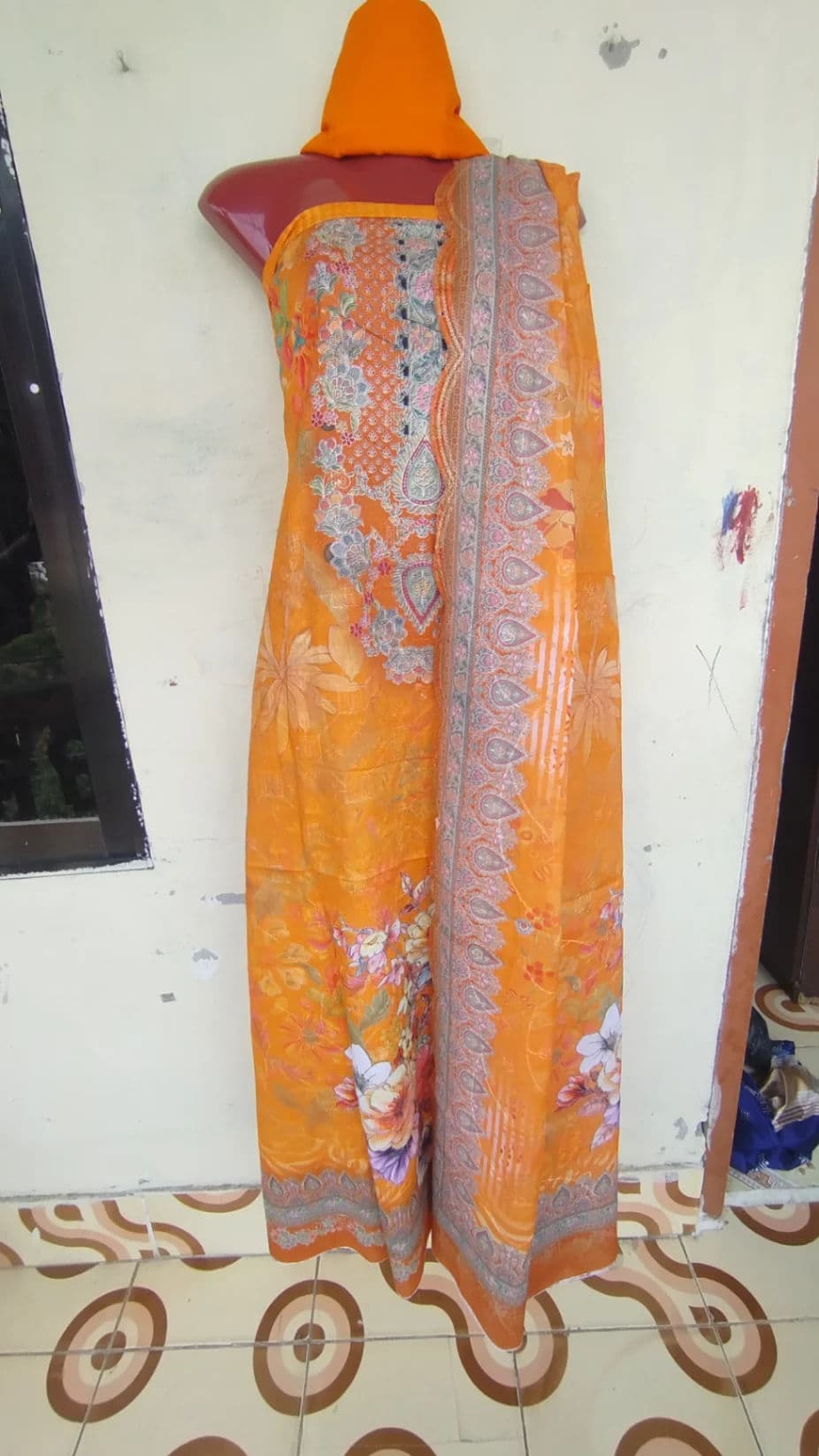 কটন বারিশ এমব্রয়ডারি প্লাস সিকুয়েন্স কাটওয়ার্ক থ্রি-পিস 2 thumbnail