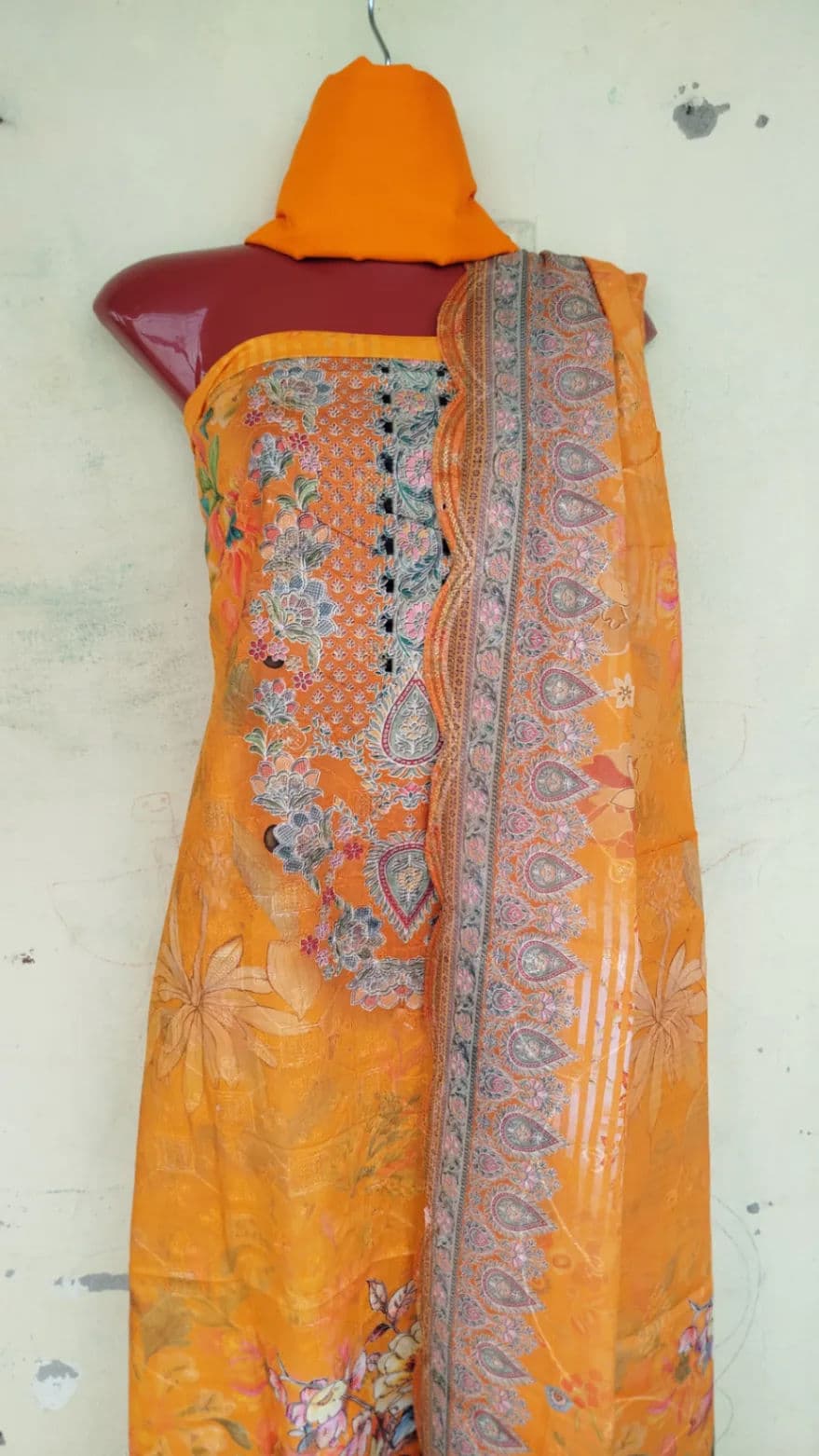 কটন বারিশ এমব্রয়ডারি প্লাস সিকুয়েন্স কাটওয়ার্ক থ্রি-পিস 2